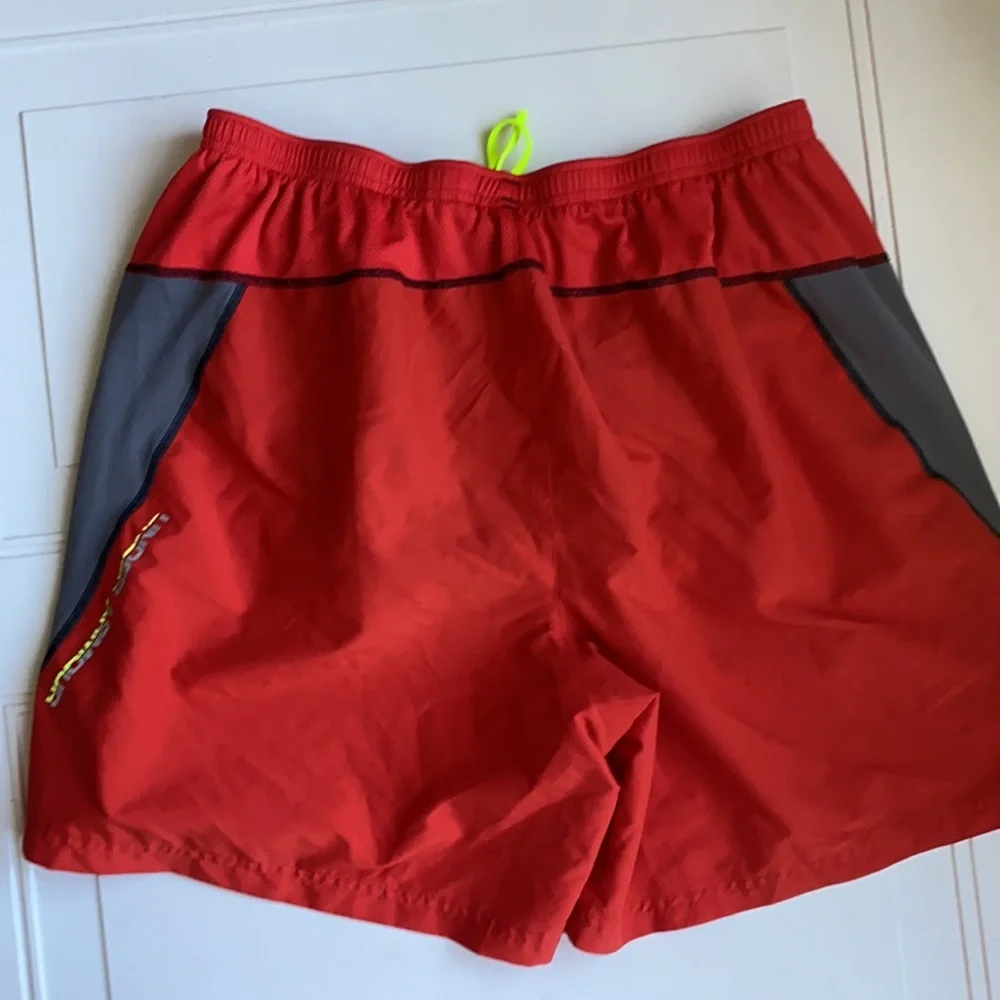 Men’s Under Armour Shorts Orange XL
